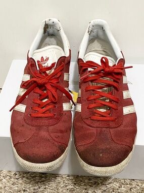 Adidas Red Gazelle Size 11 Men’s Sneakers ,